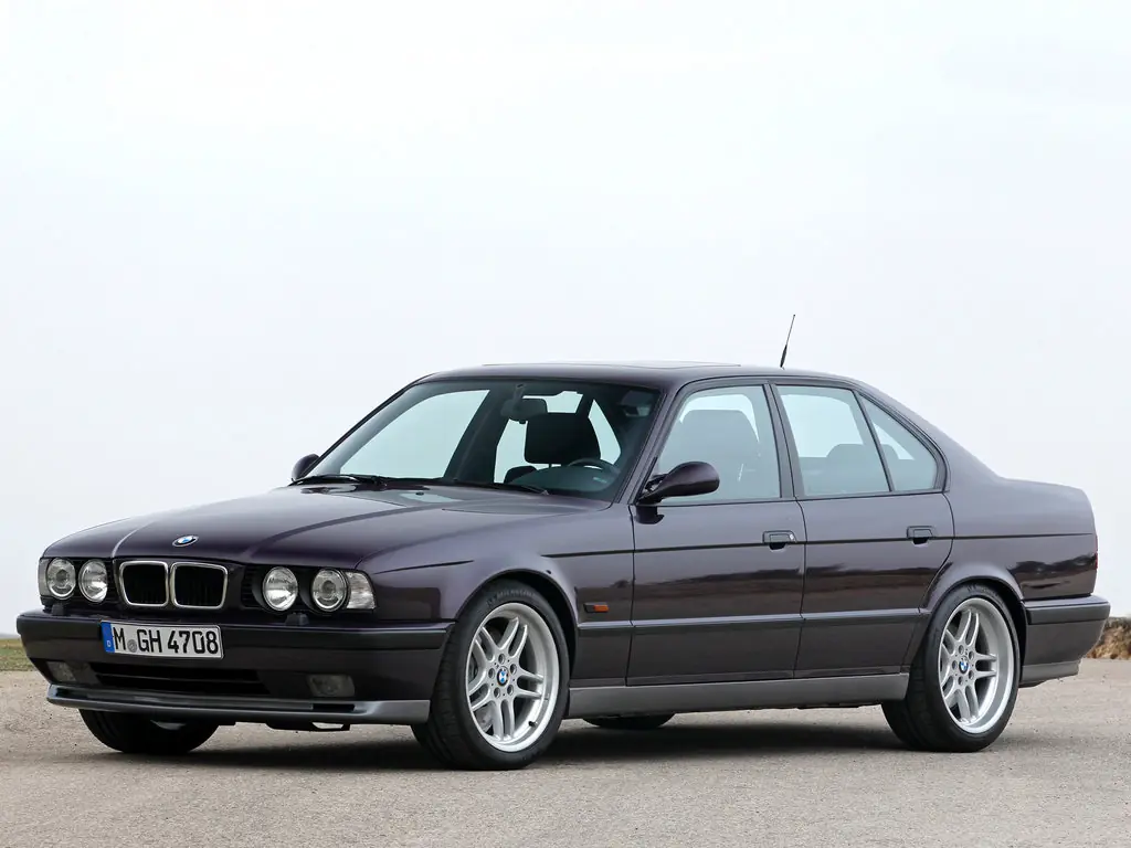 BMW M5 (E34S) 2 поколение, рестайлинг, седан (03.1994 - 08.1995)